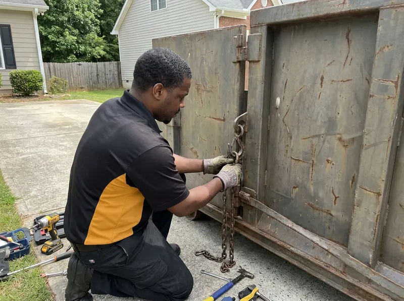 5 Yard Dumpster in Hapeville, GA